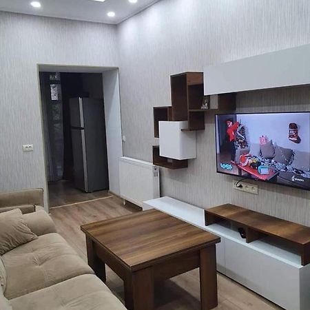 Nari Apartment Borjomi Exteriör bild